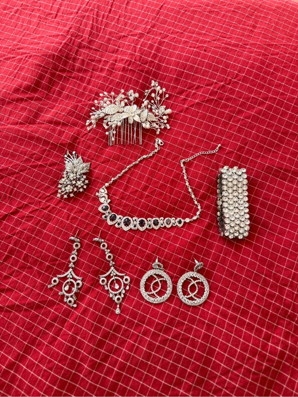 Silver-Tone Bridal Jewelry Set with Necklace, Earrings & Hair Comb